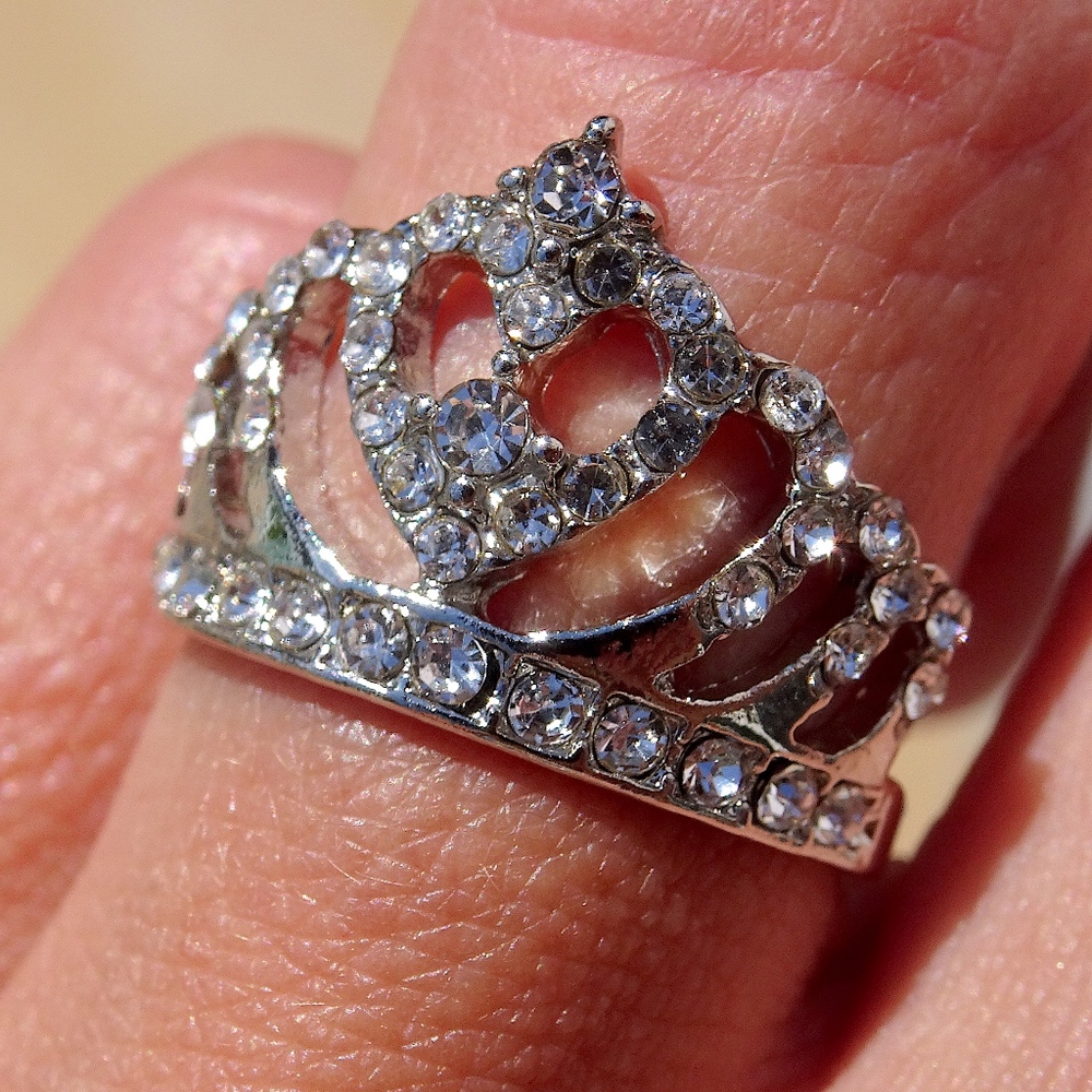 Silver and Clear Jewel Queen Crown Ring Size 6 - Picture 6 of 7